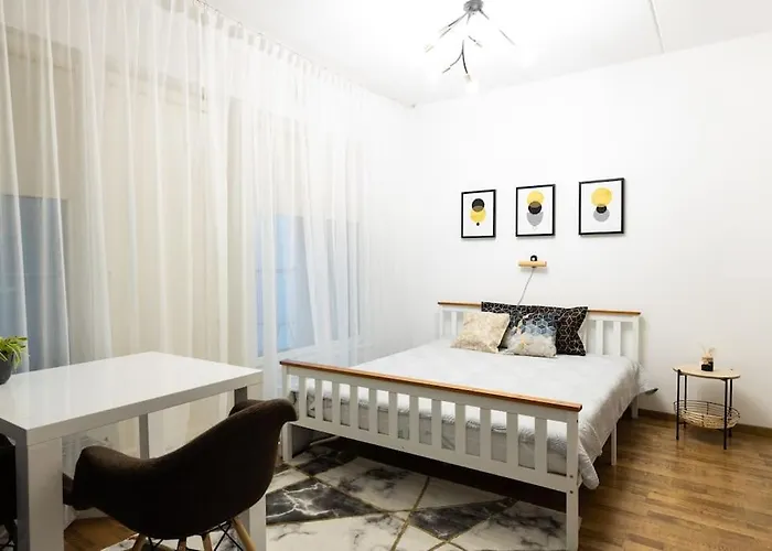 Modern & Cozy Place In The Very Heart Of